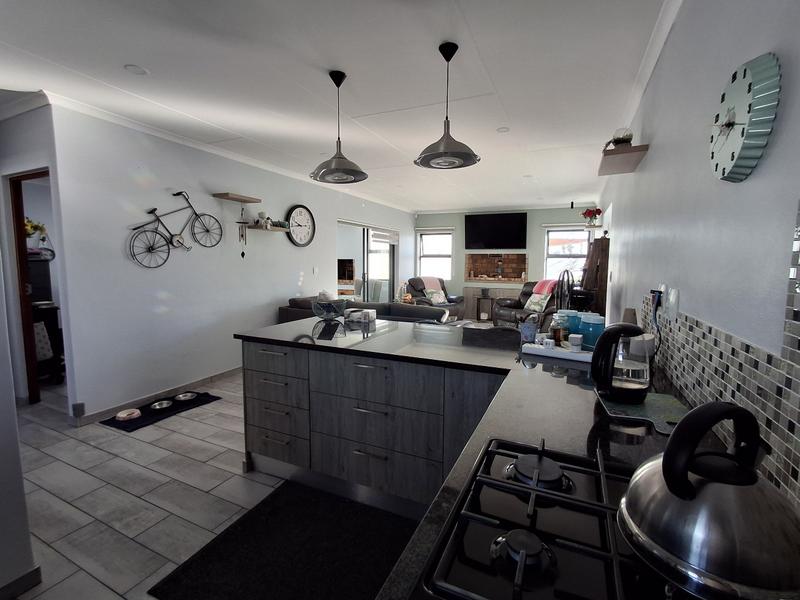 3 Bedroom Property for Sale in Golden Mile Western Cape